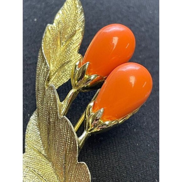 Vintage Signed Sarah Cov Gold-Tone Leaf Brooch Bittersweet Berries Collection - Picture 9 of 12